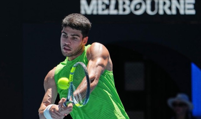 开云官方-阿尔卡拉斯3-0战胜汉夫曼 晋级澳网男单第三轮