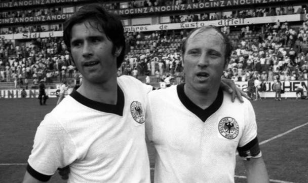 kaiyun网站-德国足坛又一位传奇陨落，席勒与穆勒天堂相聚