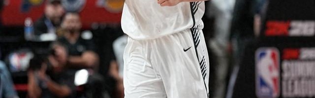 开云入口-震惊外网！美媒ClutchPoints发推感叹：杨瀚森暴力隔扣