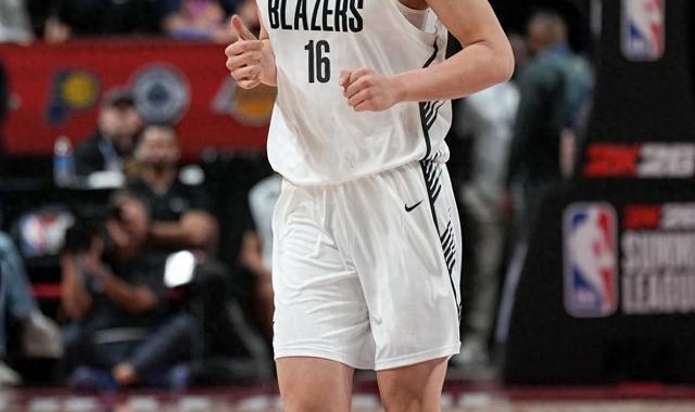 开云入口-震惊外网！美媒ClutchPoints发推感叹：杨瀚森暴力隔扣