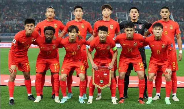 突发，国足名宿在家离世，国家队60场进18球，曾获年度最佳射手